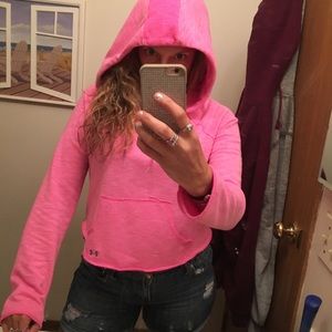 SALE!!!Under armor pink crop Tunic !!! 💖